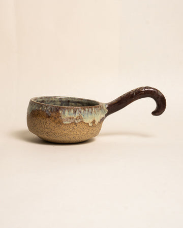 TAILED BOWL